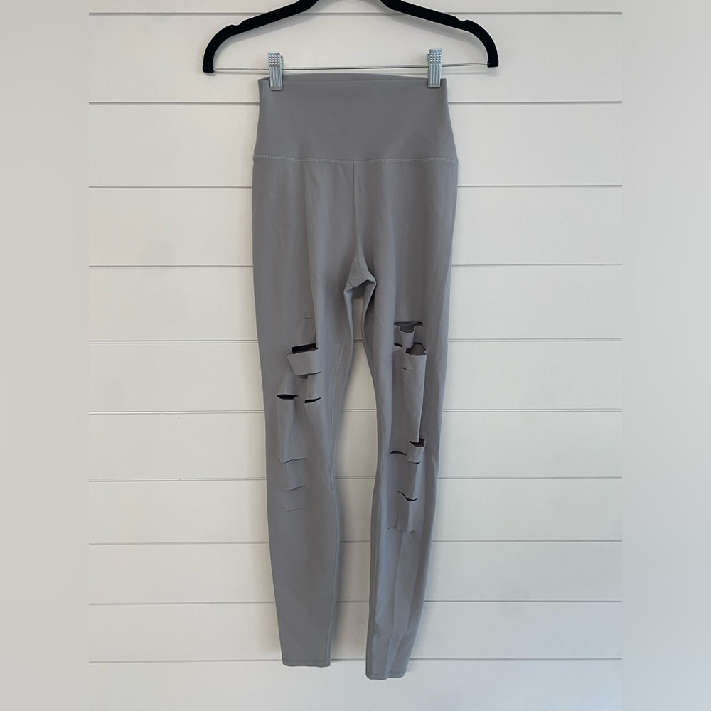 Alo Yoga Ripped Legging